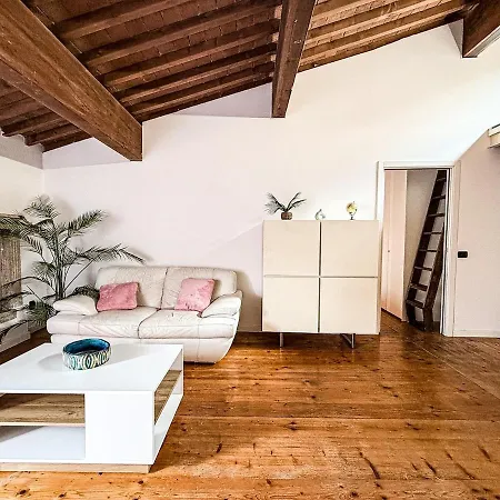 Apartment At Piazza Erbe Sky View 360 Free Parking Verona