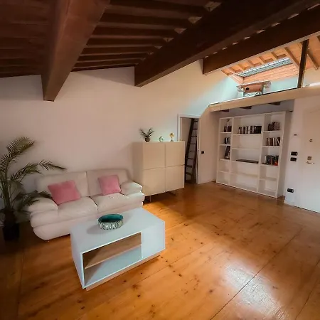 At Piazza Erbe Sky View 360 Free Parking Apartment Verona